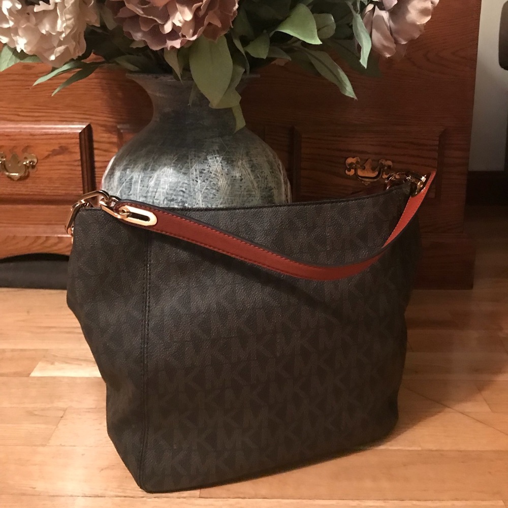 👜Michael Kors Fulton Medium Slouchy Shoulder Bag
